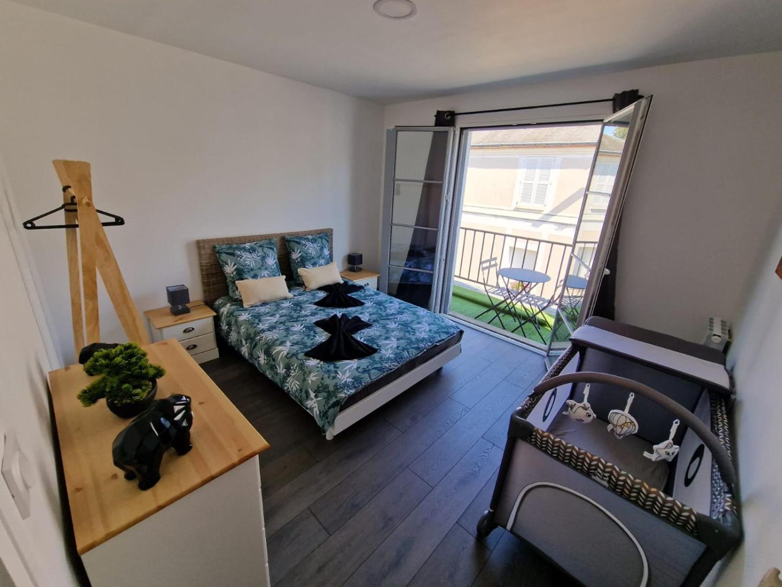 Appartement Hyper Centre Cosy Avec Balcon Châteaudun Esterno foto