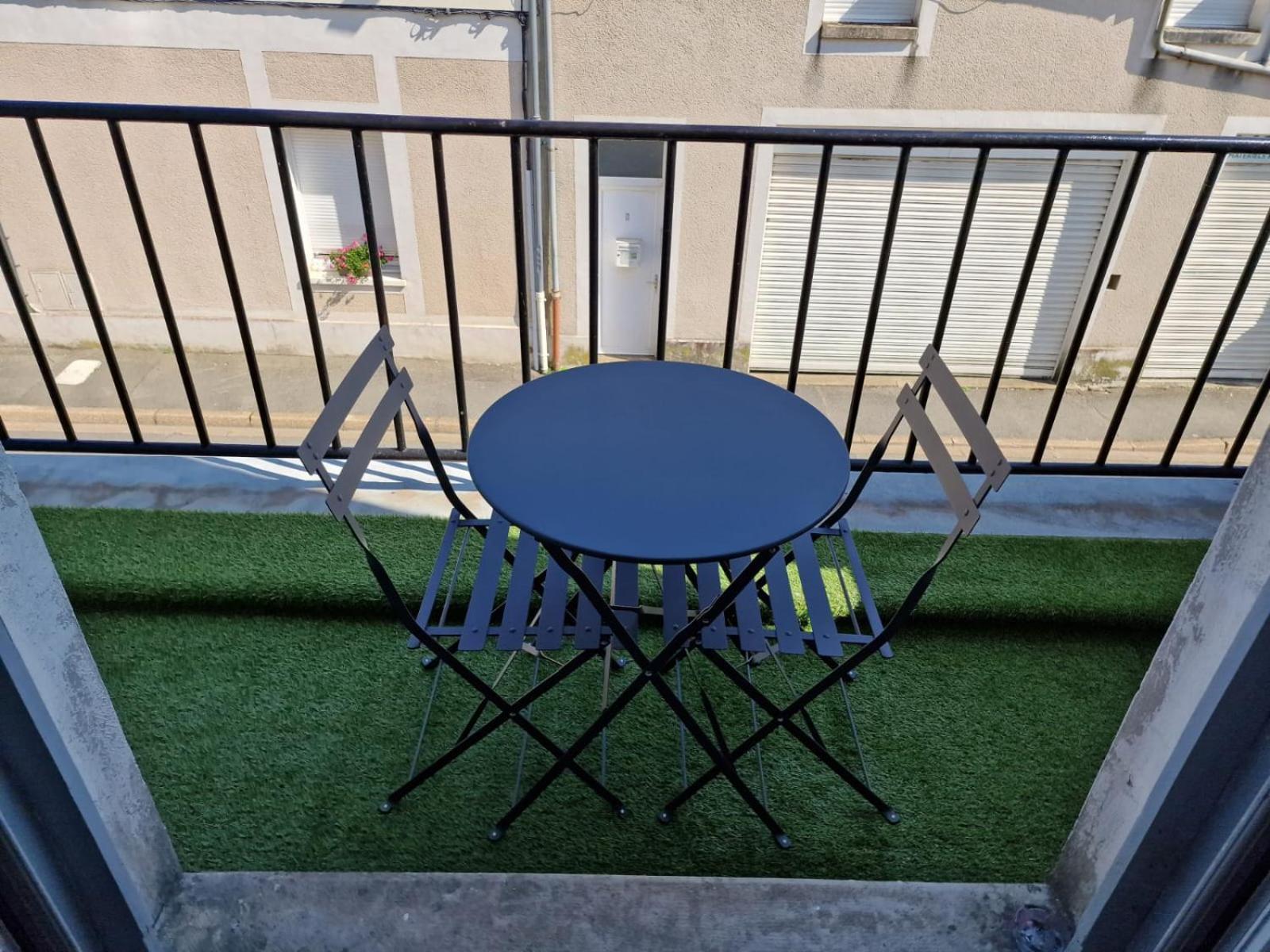 Appartement Hyper Centre Cosy Avec Balcon Châteaudun Esterno foto